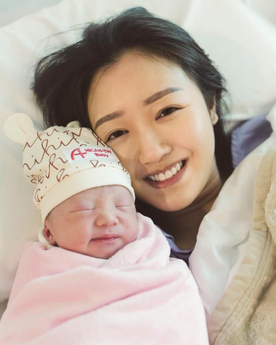 袁伟豪一索得男 听到宝宝哭声泪崩