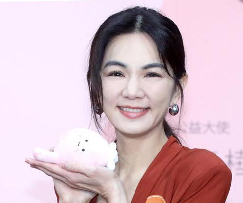 被问Selina秘婚语露玄机 Ella否认当伴娘