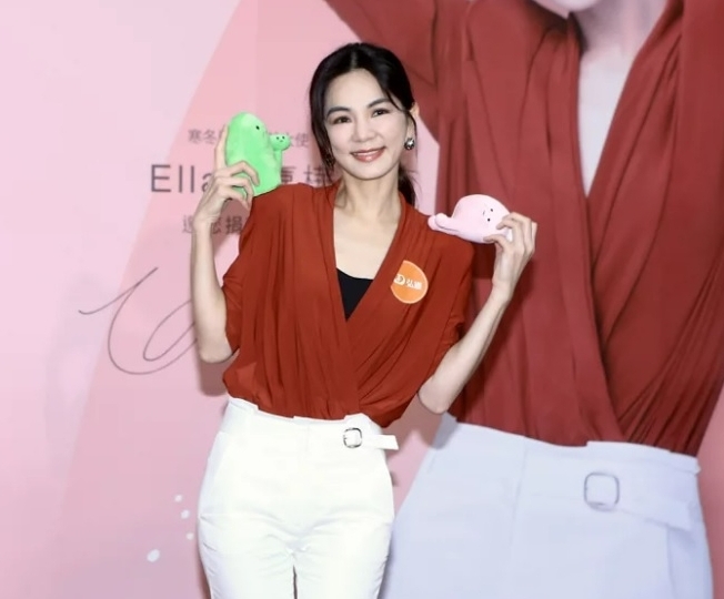 被问Selina秘婚语露玄机 Ella否认当伴娘