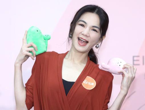 被问Selina秘婚语露玄机 Ella否认当伴娘