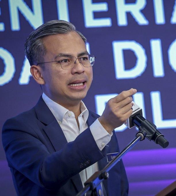 视频 | Coldplay演唱会如常举行 法米:表演违规才紧急停止