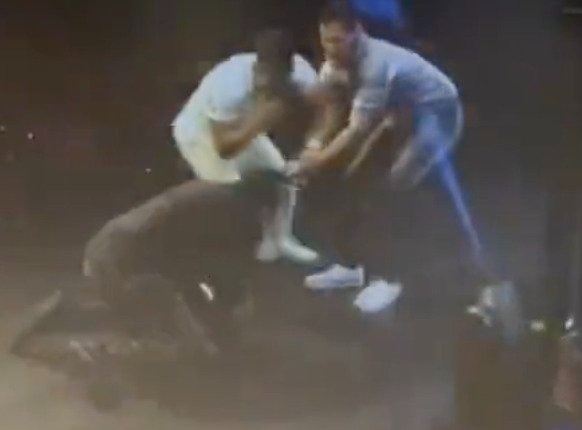 视频|台上被扯发拖着走 Diva AA要向网红索赔1亿