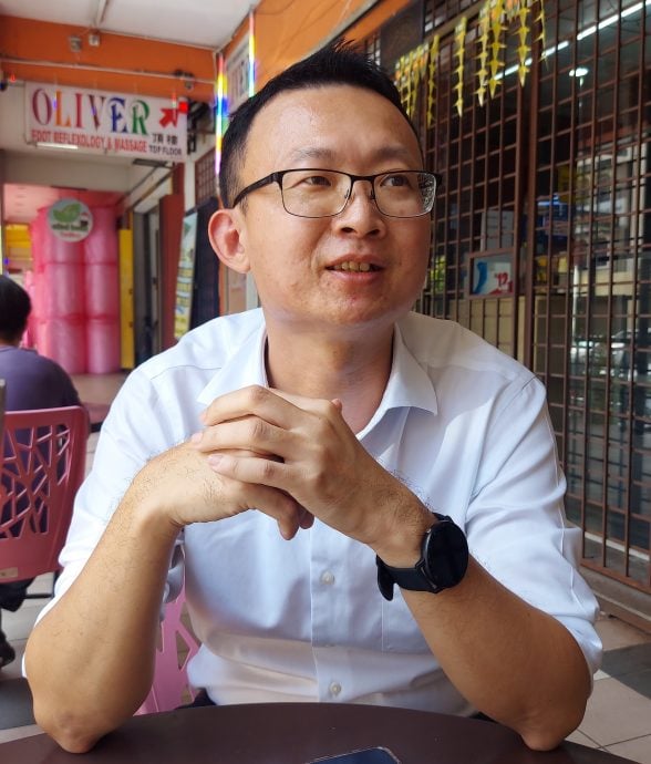请打题签发//大都会/男子被诈骗份子乱狂轰炸干扰
