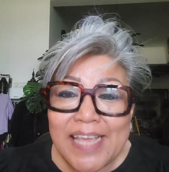 轰因十字架解雇员工愚蠢 茜蒂卡欣:可起诉雇主了!