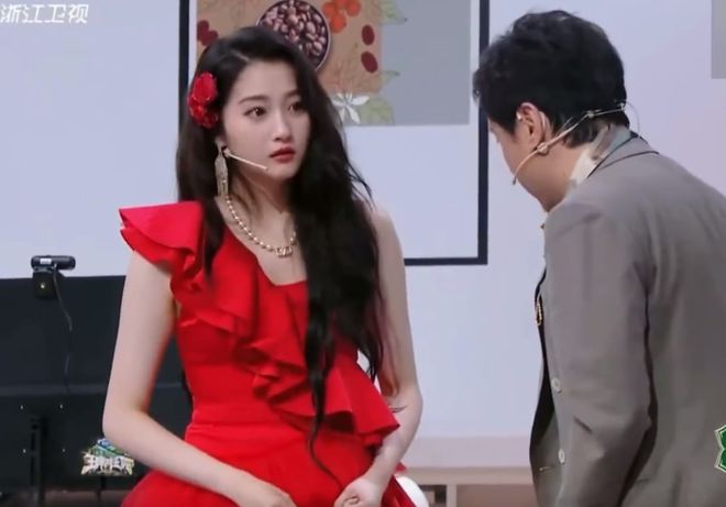 遭诬陷摔碎6千万光碟 关晓彤吓哭网斥玩过火