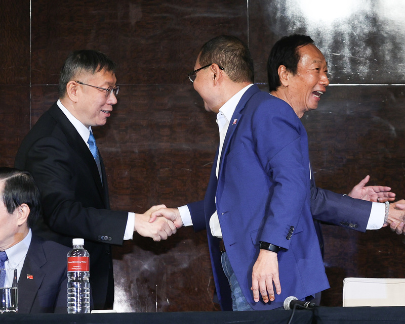 郭柯侯会谈不欢而散 蓝白合破局 柯周五早自行登记参选