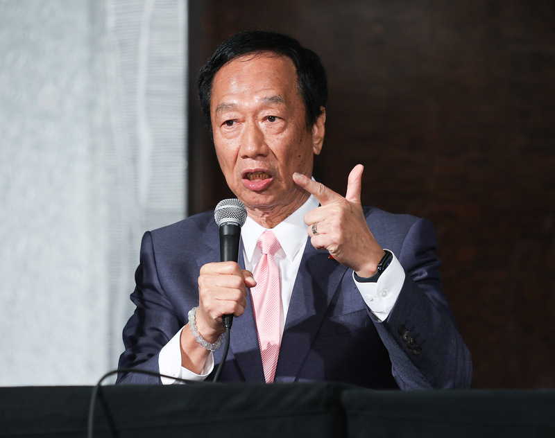 郭柯侯会谈不欢而散 蓝白合破局 柯周五早自行登记参选