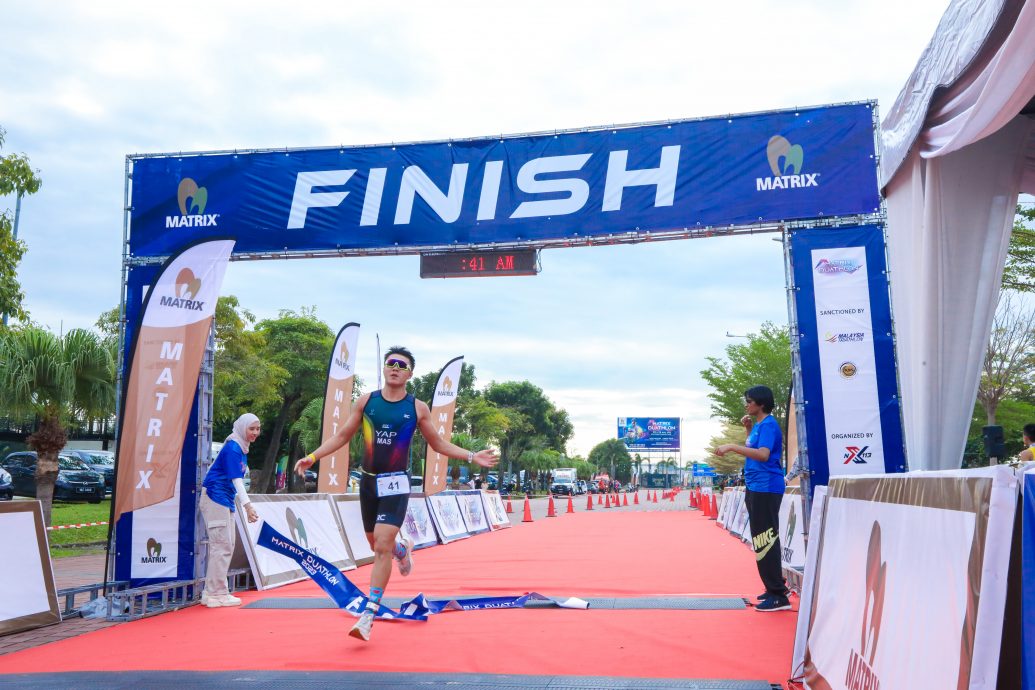 金群利铁人二项锦标赛|力压海内外近千名选手 叶琪煜黄文美称王封后