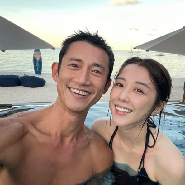 闪嫁吴慷仁? 邵雨薇晒性感婚纱照