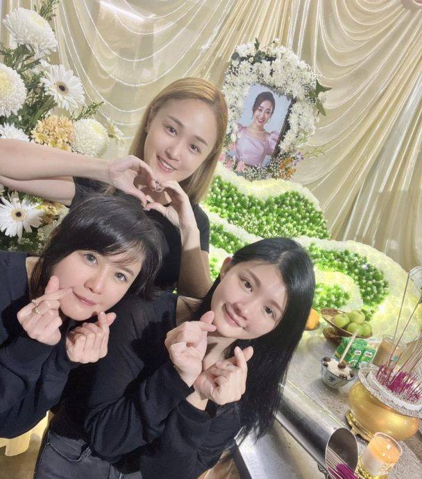 阿妮悲恸告别庄群施 “从未想过这样相聚”