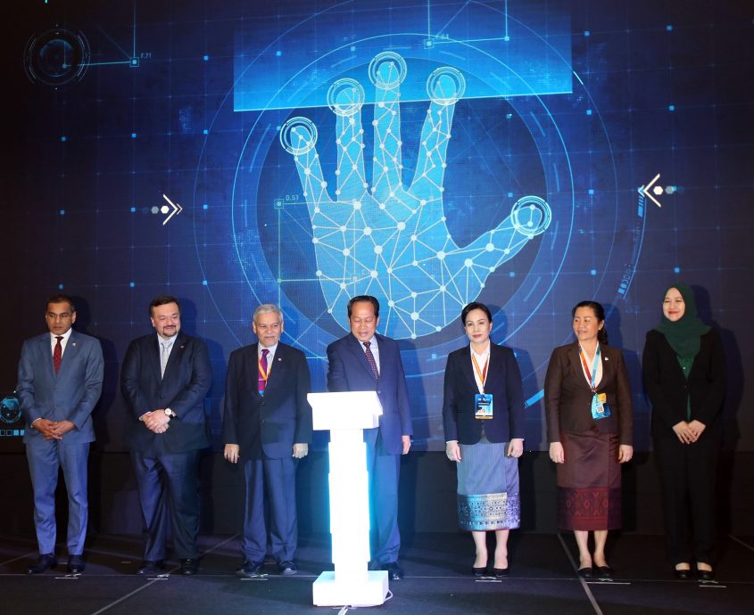 阿末马斯兰:供会员紧急提款明年4月推EPF第3户头