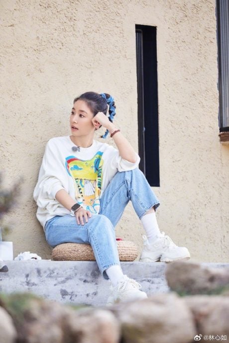 霍建华接送女儿上学 林心如自曝在家睡觉