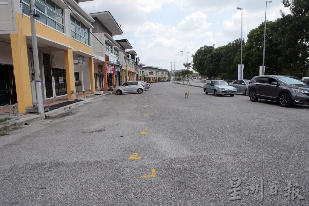 霹：封底主文／120档小贩 中央辟饮食区 逢周六摆摊 华城湖畔夜市1111开跑