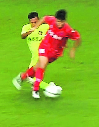 黄日华否认与关宝慧结婚 习惯单身难投入新感情