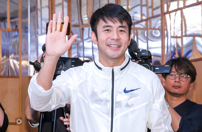 (7)刘家昌轰甄珍母子人面兽心 称儿召妓有目击证人