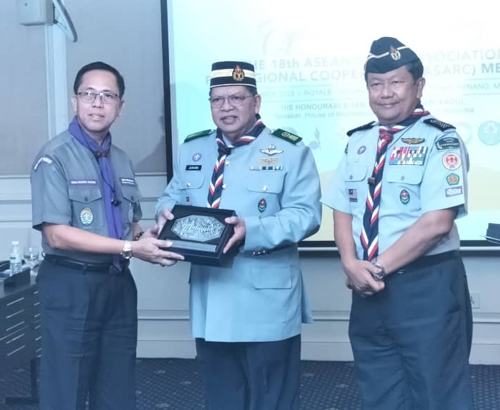 佐哈里:国会近期把“翘班”议员公告在网页