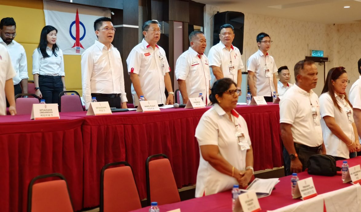 （全国版）黄家和：4个反对党州已委任新村发展官和联邦村长。