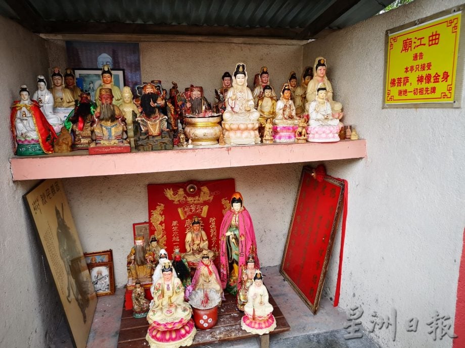 (古城封面主文)曲江庙数百尊旧神像待有缘人请回去供奉