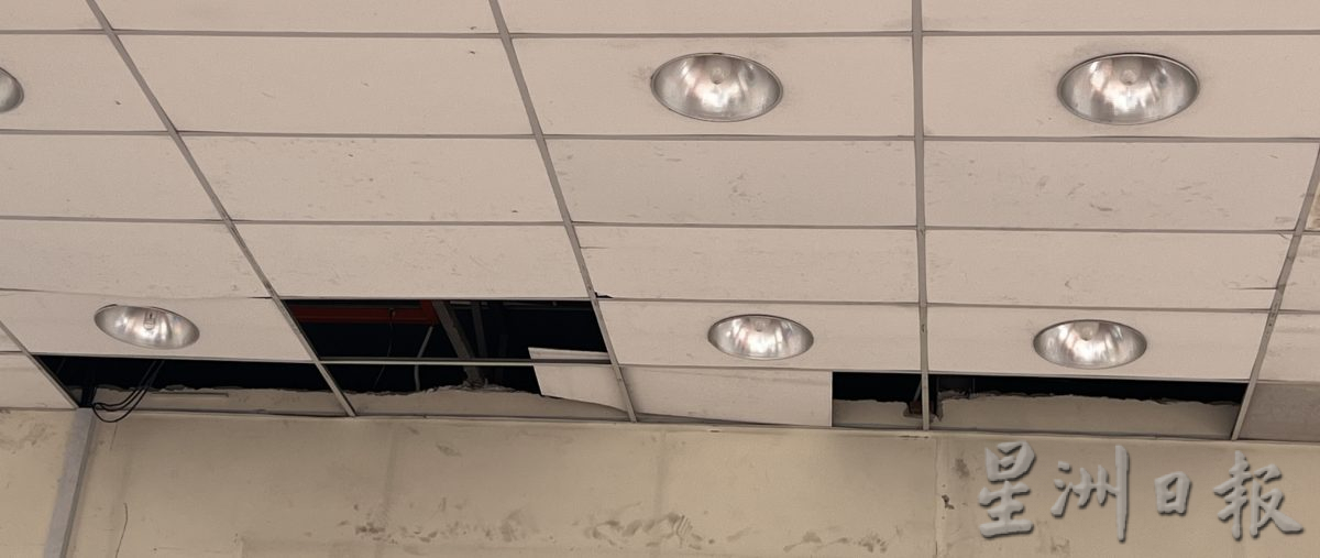 （古城封面主文）鸡场街舞台翻新·建永久舞台 燕尾脊屋檐