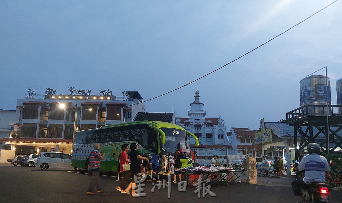 （古城版）路旁停车位已改为巴士停放格