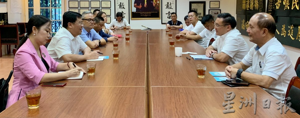 （古城版）颜天禄接待中华全国归国华侨联合会副主席梁谋