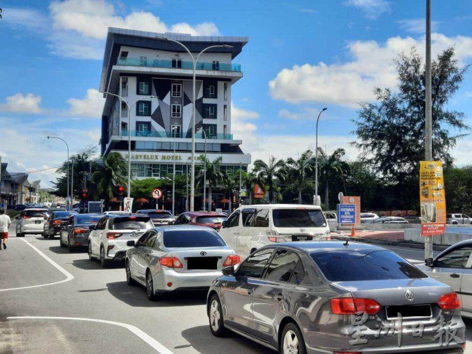 （古城第五版主文）哥打沙万达第11A路左车道不能右转