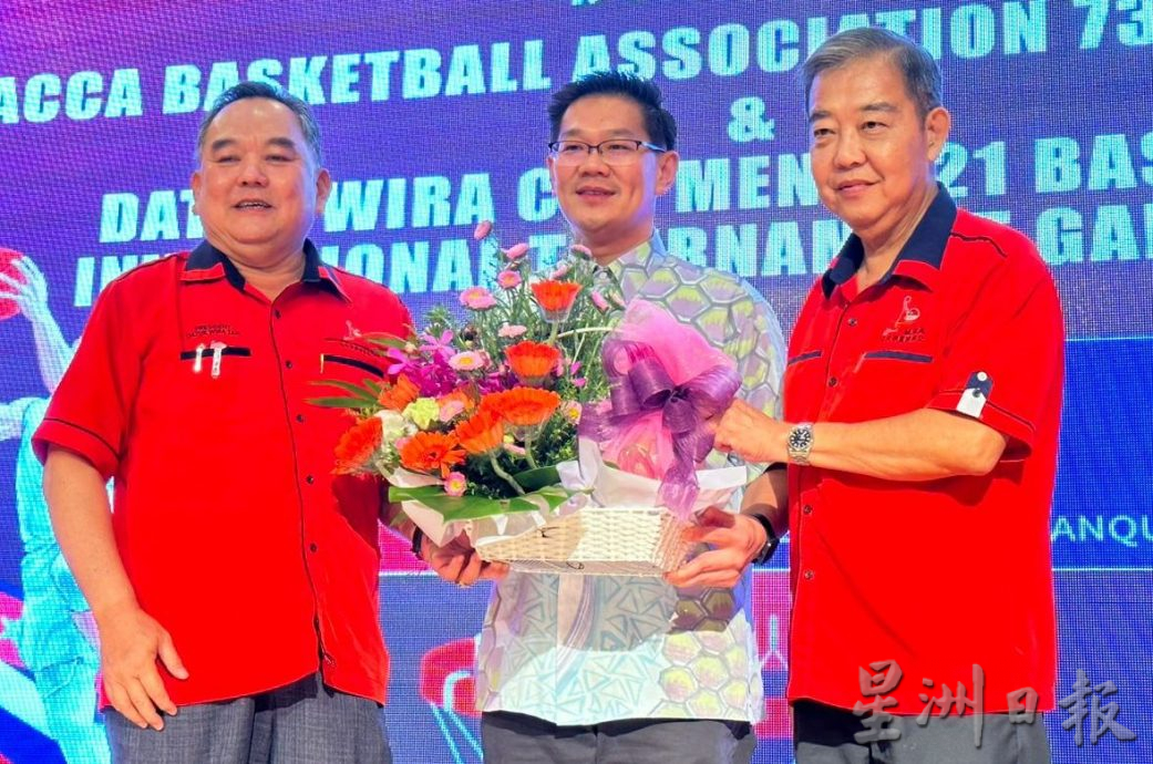 (古城第五版主文)陈江荣冀甲增建国际规格篮球场 助推动甲篮运发展