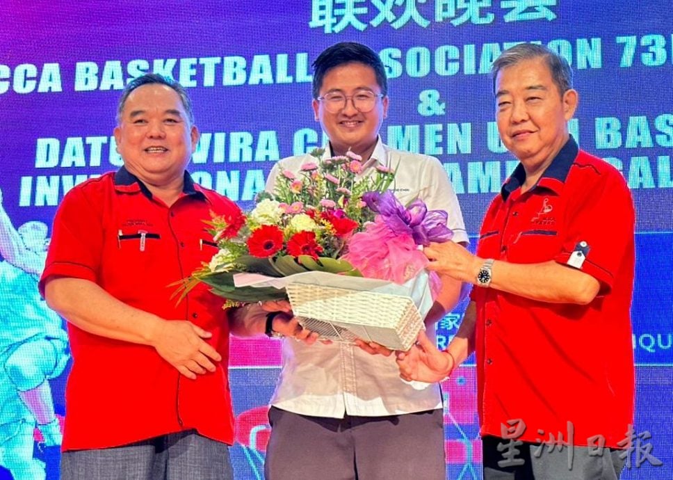 (古城第五版主文)陈江荣冀甲增建国际规格篮球场 助推动甲篮运发展