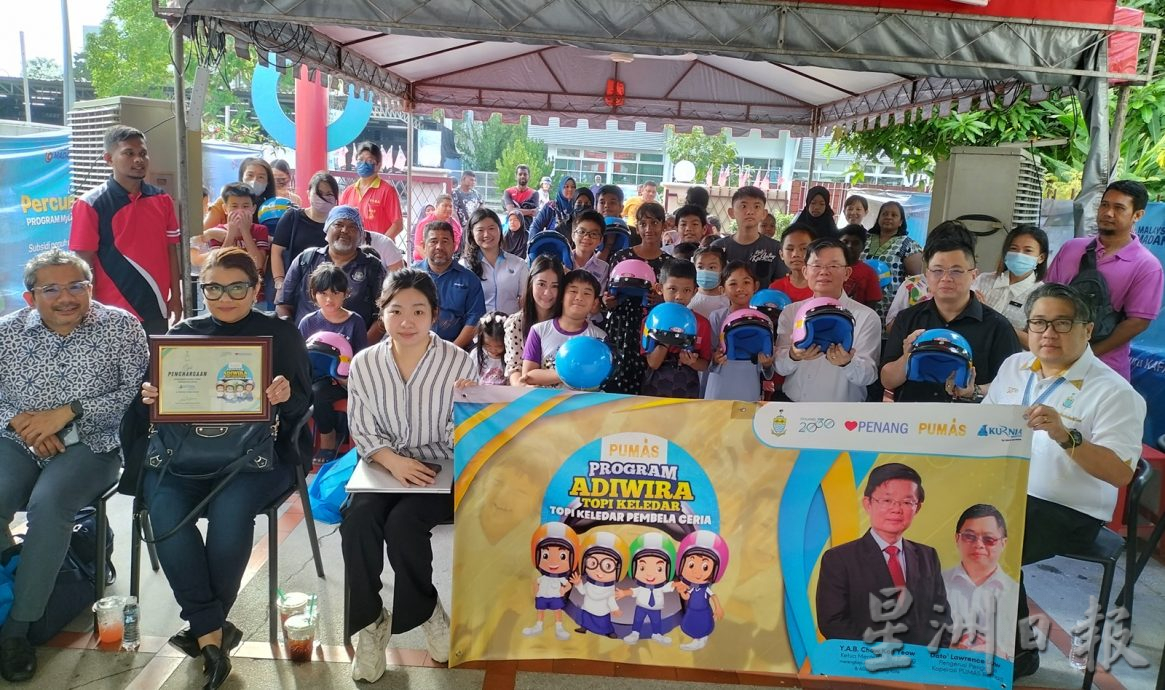 曹观友:无论路程多远多近都要戴头盔