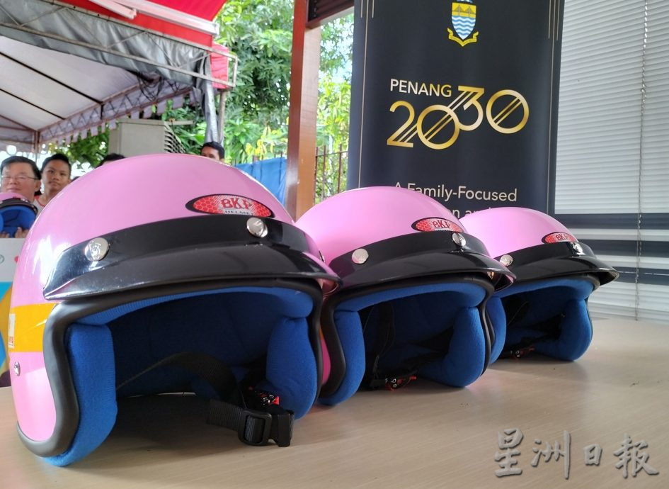 曹观友:无论路程多远多近都要戴头盔