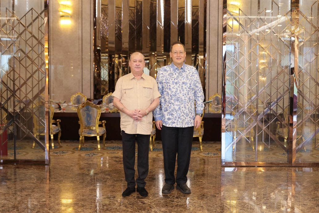 (已签发)全国:柔苏丹接见狮城部长陈诗龙 谈马新双边关系