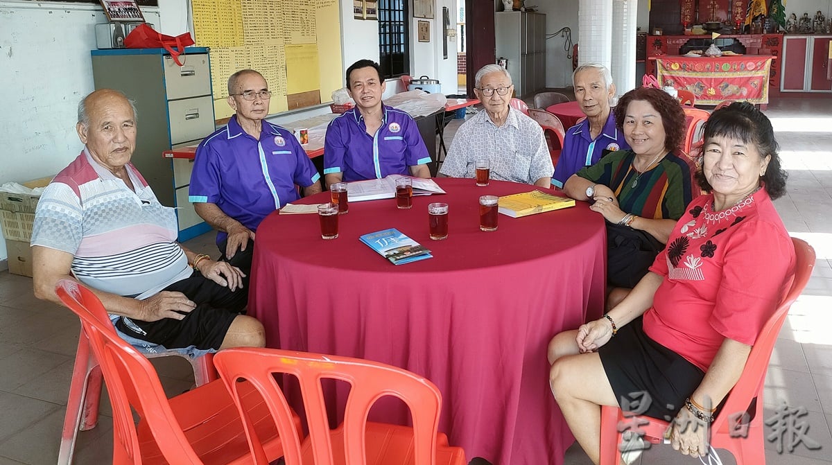 （已签发）柔：封底：这些人那些事：庄姓村民人口占三份之一的庄家村