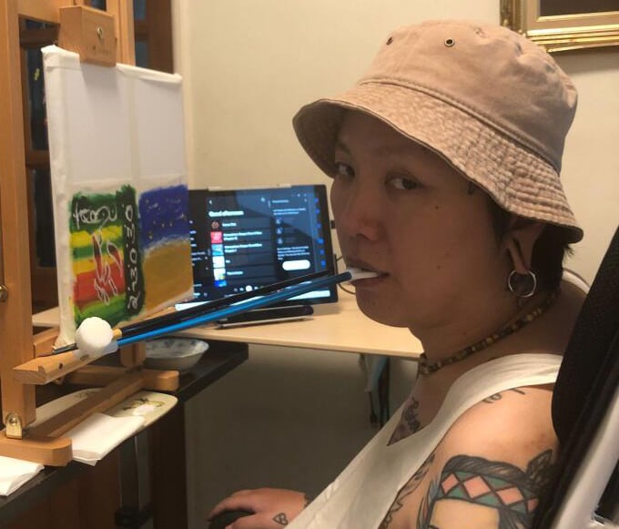 (已签发)柔:狮城二三事:4年前舞台摔下瘫痪 32岁狮城歌手癌逝
