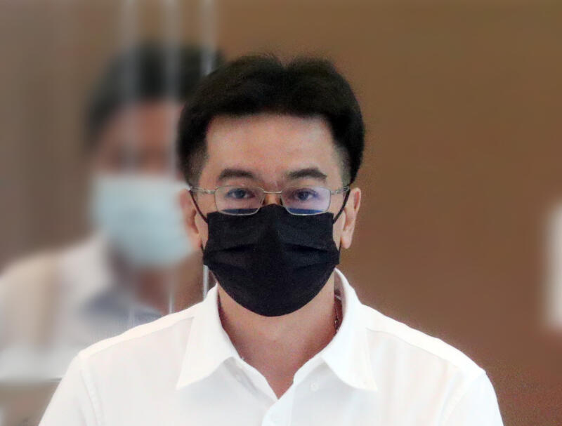 (已签发)柔:狮城二三事:假履历骗新邮政录取 当副总裁图索贿百万