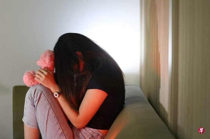(已签发)柔:狮城二三事:性侵15岁女友 餐厅主管判监8个月