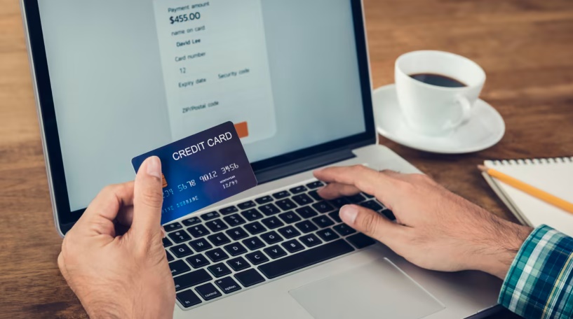 (已签发)柔:狮城二三事:捏造“高回报投资计划”敛财逾350万新元 破产男判监7年2个月