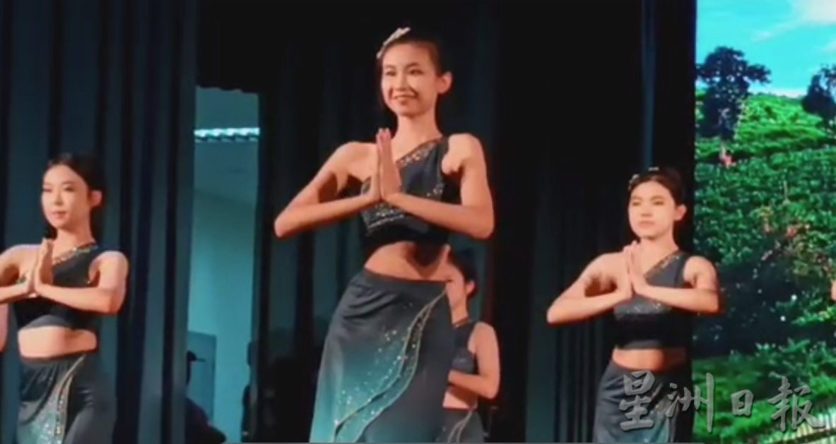 (已签发)柔:麻坡东甲中小学舞蹈员,以优美舞姿呈现精彩的视觉盛宴