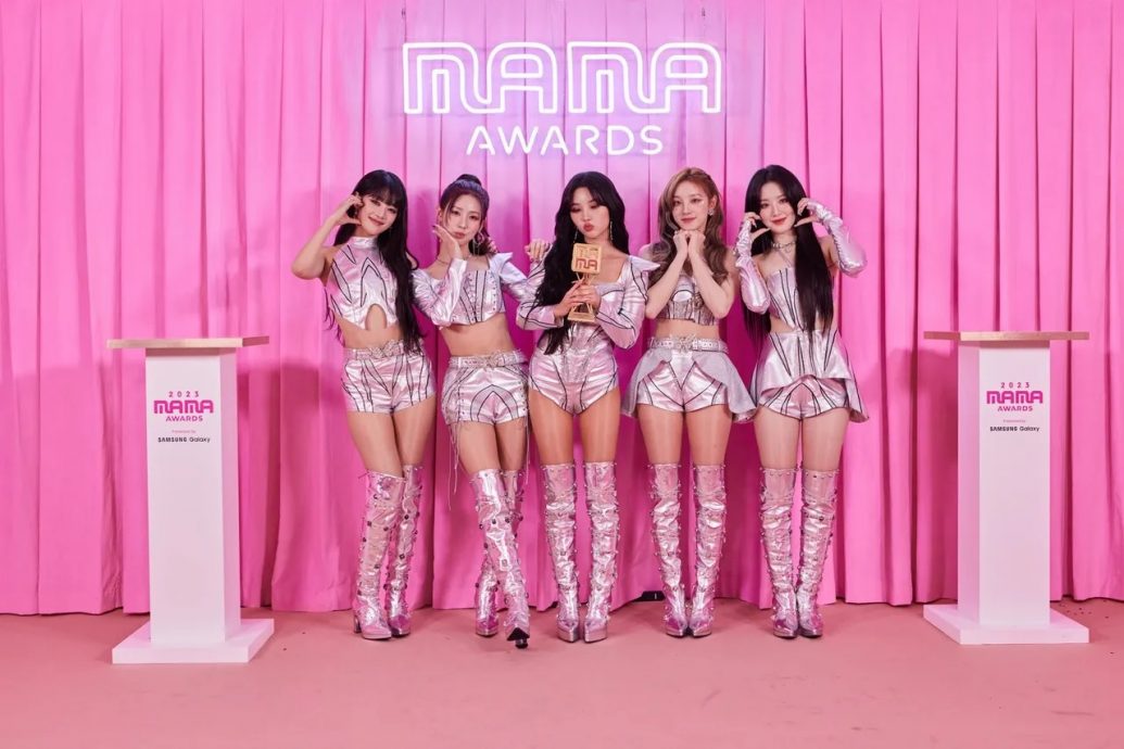 MAMA大奖｜SEVENTEEN首夺年度大奖 胜宽泪谢好友文彬