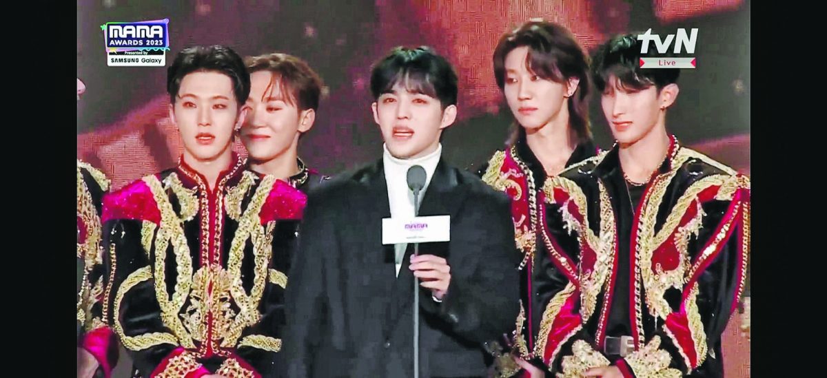 MAMA大奖｜SEVENTEEN首夺年度大奖 胜宽泪谢好友文彬