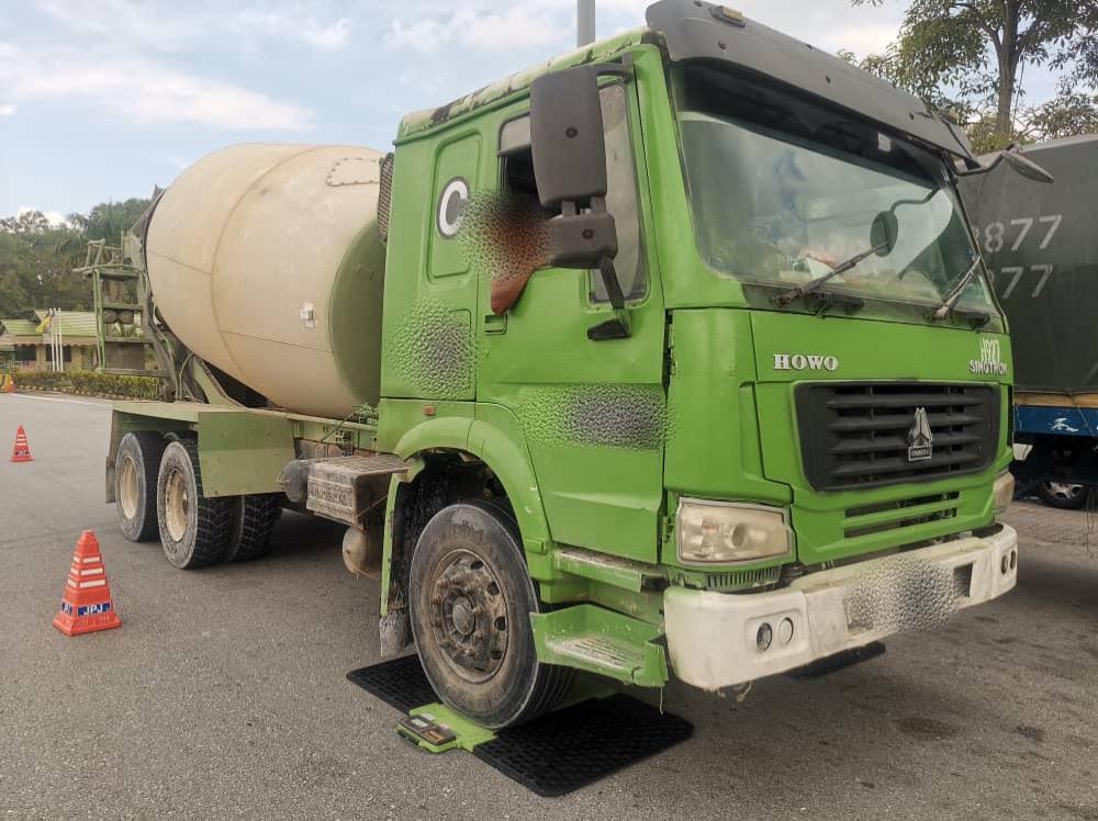 森陆路交通局10月共开出3992罚单,扣押47车