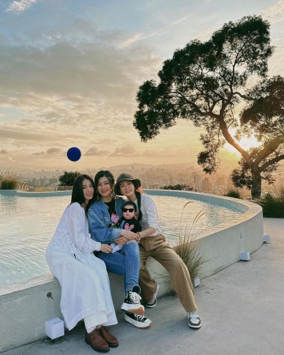 S.H.E合体小腰果 Selina晒一家三口照庆生日