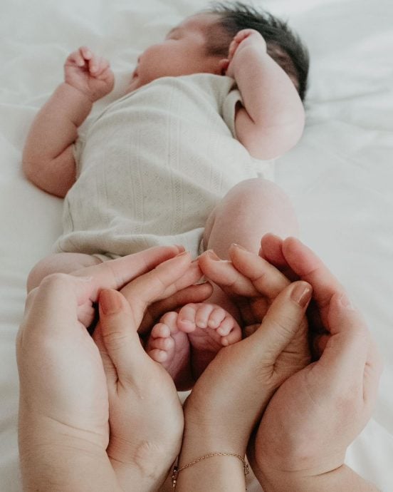 S.H.E合体小腰果 Selina晒一家三口照庆生日