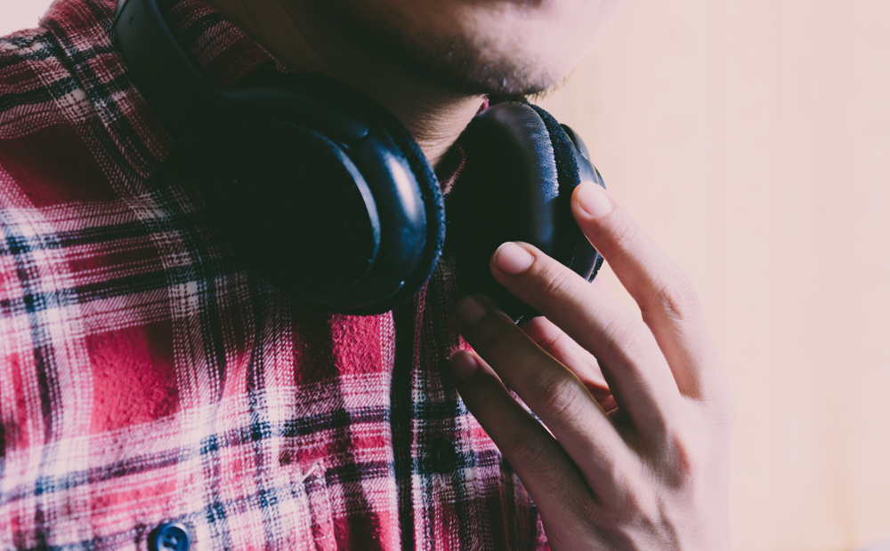 Tom Phan/世界上听歌的人有两种