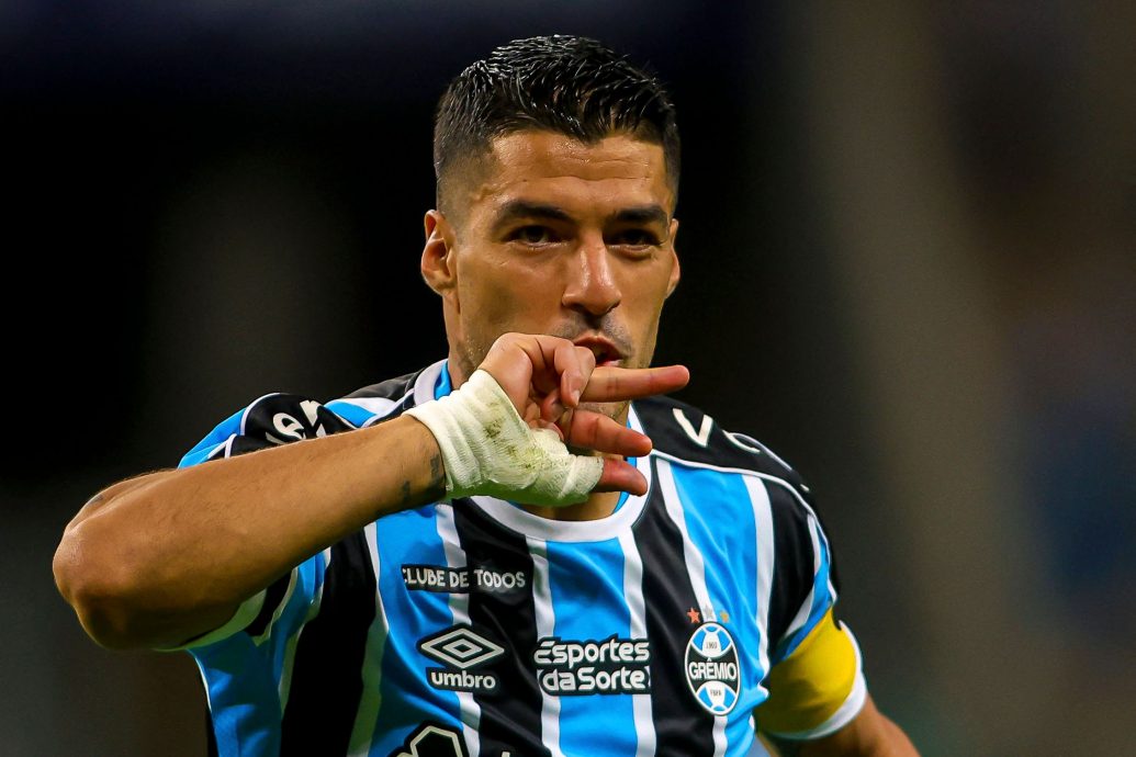 37岁膺巴西联赛赛季最佳  苏亚雷斯泪流满面