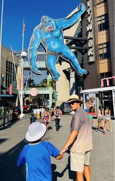 53岁李炳宪升格二宝爸 网称:要当女儿奴了