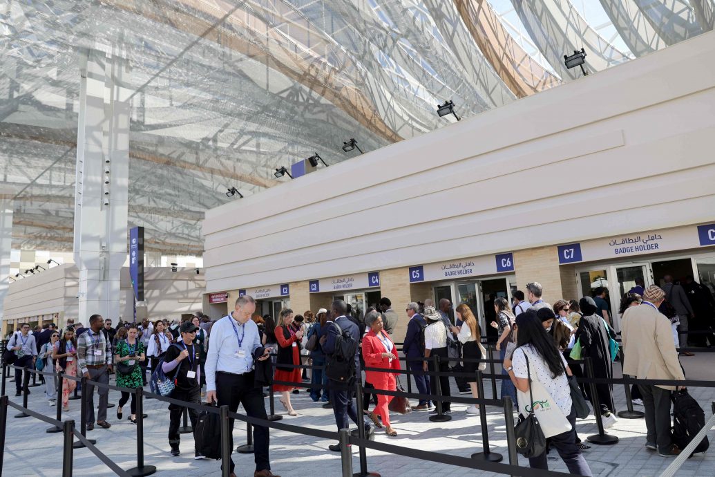 COP28人潮爆满 场馆不胜负荷 代表错过会议