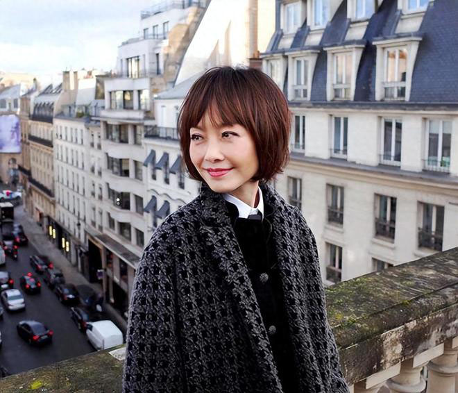 ​53岁鲁豫爆秘恋小19岁阿云嘎 两人疑似已同居