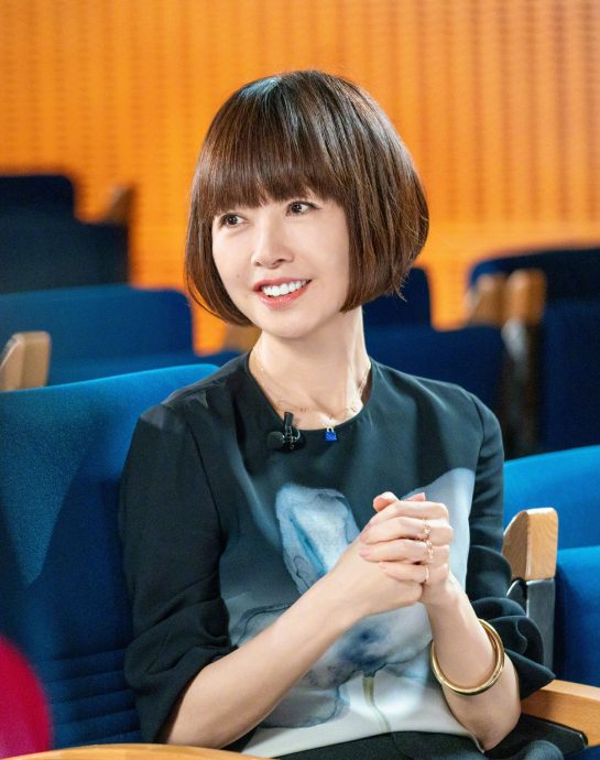 ​53岁鲁豫爆秘恋小19岁阿云嘎 两人疑似已同居