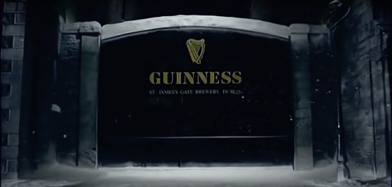 【圣诞色彩／03】圣诞广告如何创意玩转红绿白?