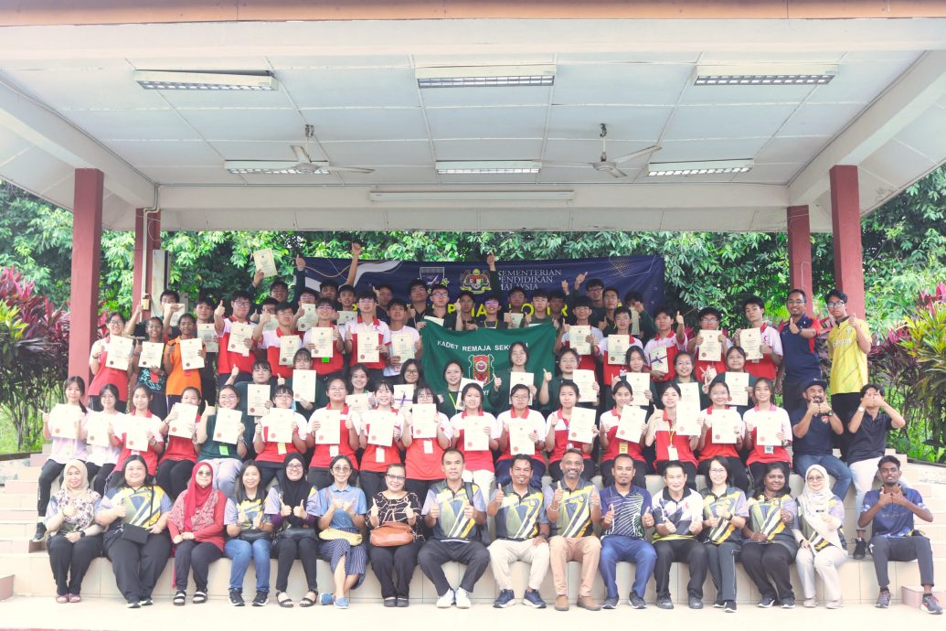 万中办领袖营 培养学生能力 增课外知识